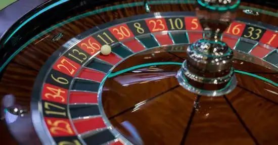 hot slots apk အွန်လိုင်း စလော့ Free Spins Bonus Round Myanmar ကစားသမား ပျော်ရွှင်နေပုံ